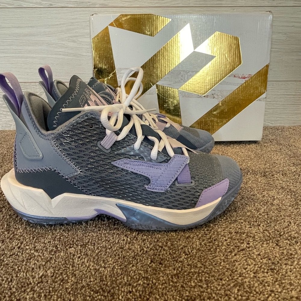 NWT Nike Jordan Why Not Zer0.4 Youth Basketball Sneakers